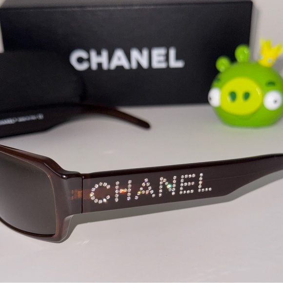 CHANEL RHINESTONE SUNGLASSES - Picture 10 of 10